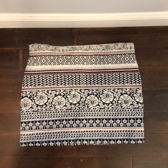 Chic Springfield Mini skirt with cool patterns - Picture 2 of 5